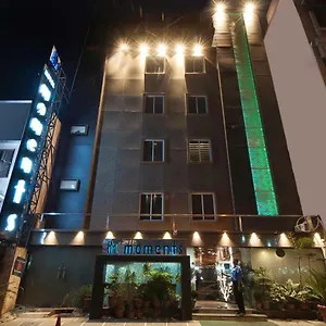 Hotel Moments-near Blk Hospital